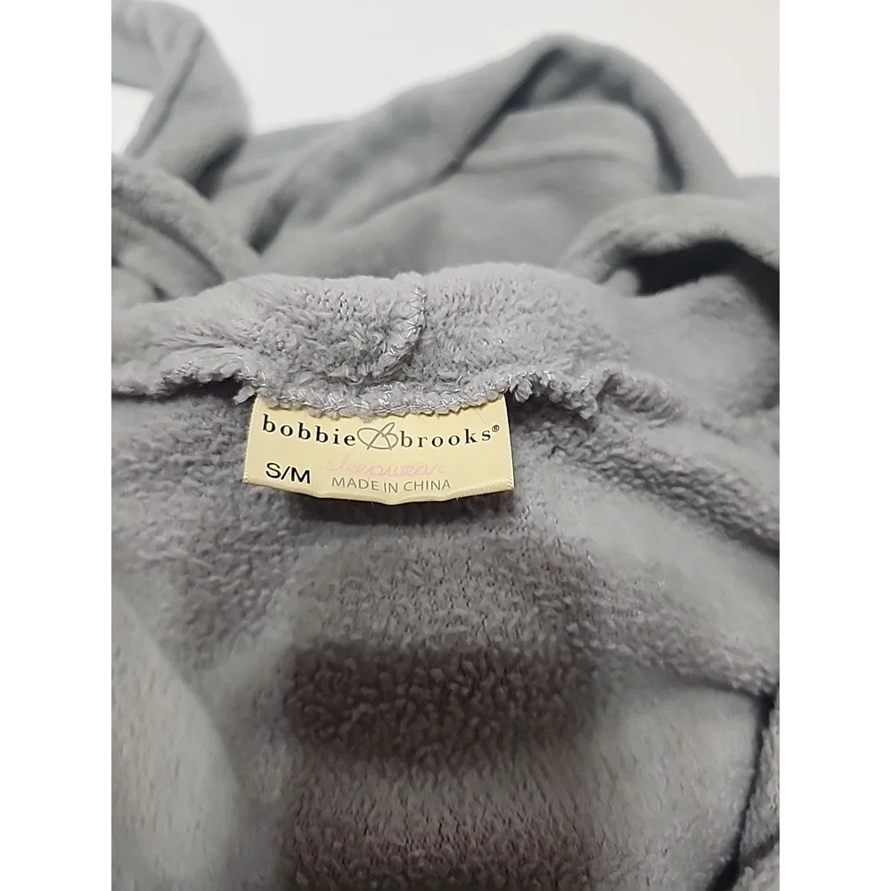 Bobbie Brooks Robe‎ Gray Signs Of Wear On Lettering